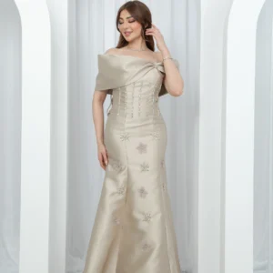 فستان سهرة طويل ميكادو أوف وايت بتفاصيل ملكية فاخرة